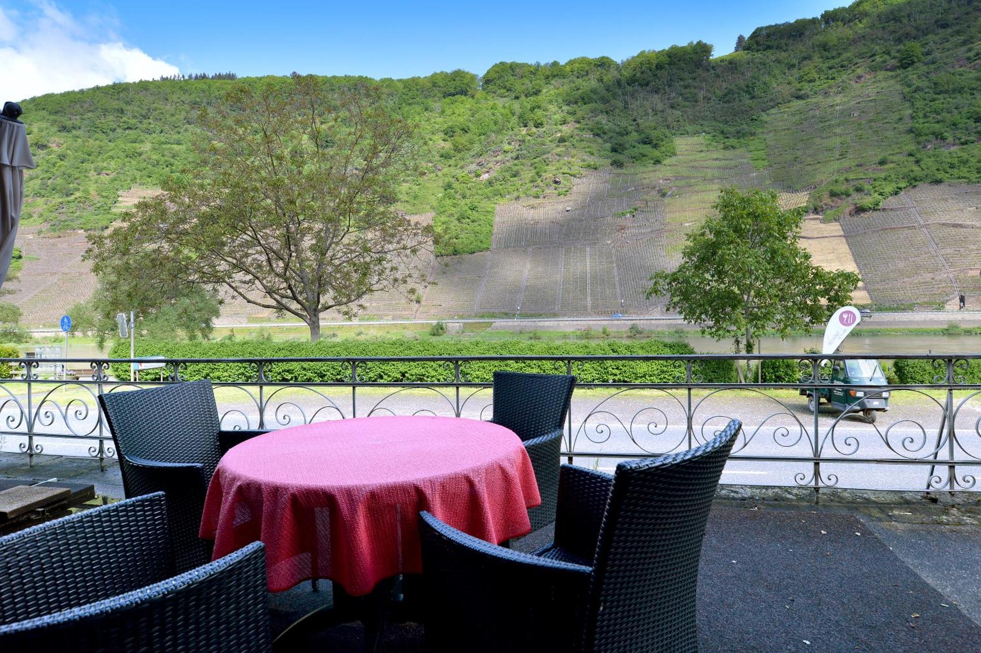 Ferienwohnung Weingut Hommes Ernst Exterior foto